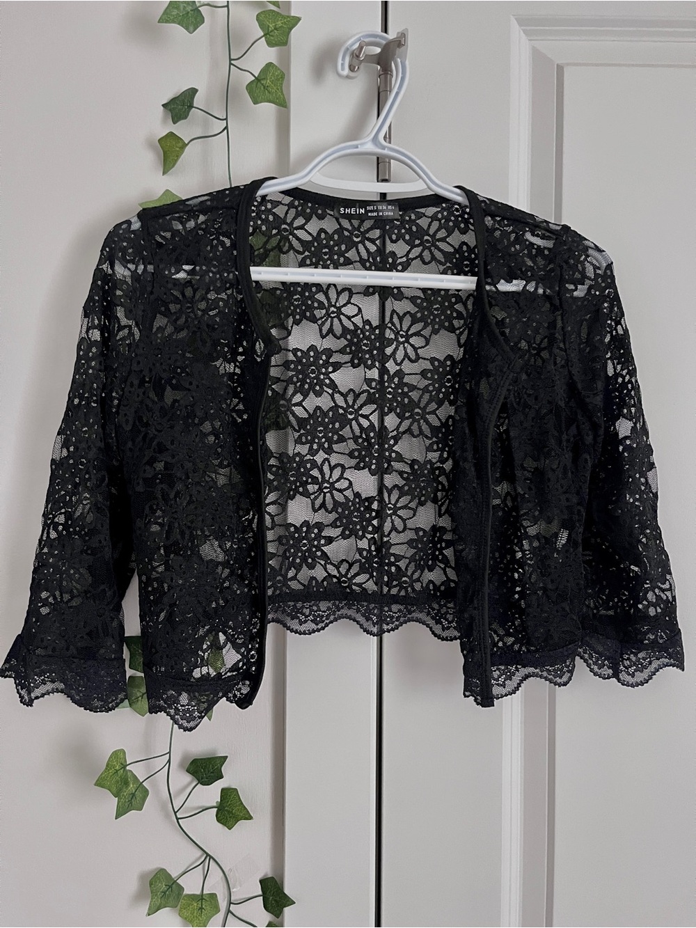 SHEIN Black Floral Lace Cropped Cardigan Shrug
